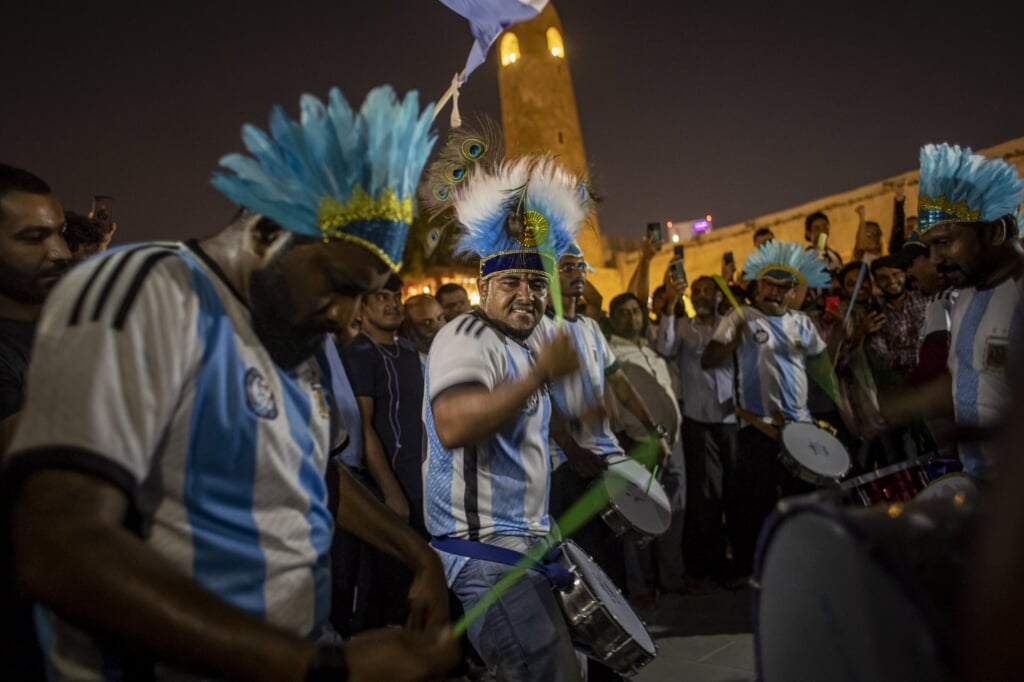 'Argentijnse' fans vermaken zich in Qatar.