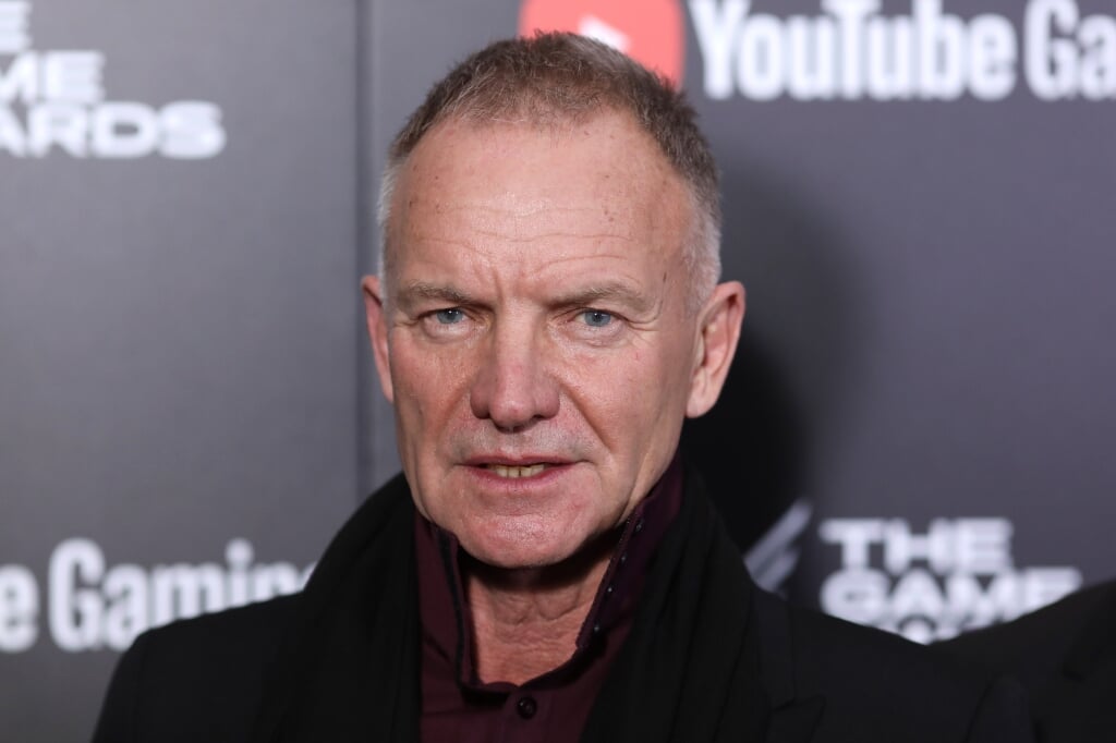 2021-12-09 17:24:27 epa09633109 Sting poses on the red carpet prior to the Game Awards 2021 at the Microsoft Theater in Los Angeles, California, USA, 09 December 2021.  EPA/DAVID SWANSON