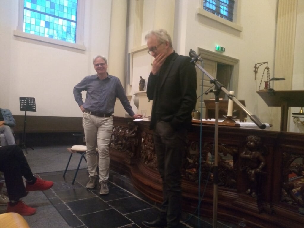 David van Reybrouck werd geinterviewd door Gijsbert van der Beek (links) 