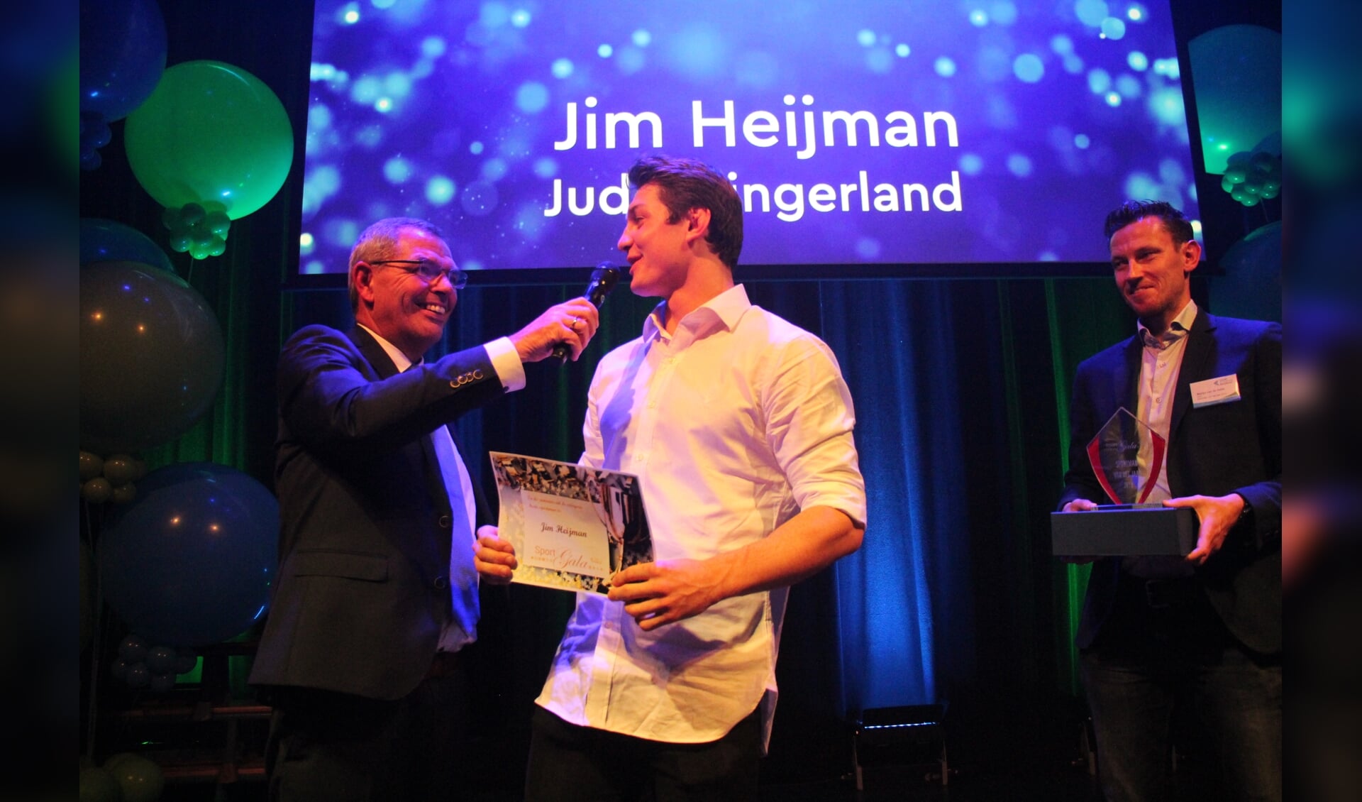Judoka Jim Heijman was vorig jaar de eerste sportman van het jaar van Zuidplas. Hij kreeg felicitaties van sportwethouder Jan Verbeek.