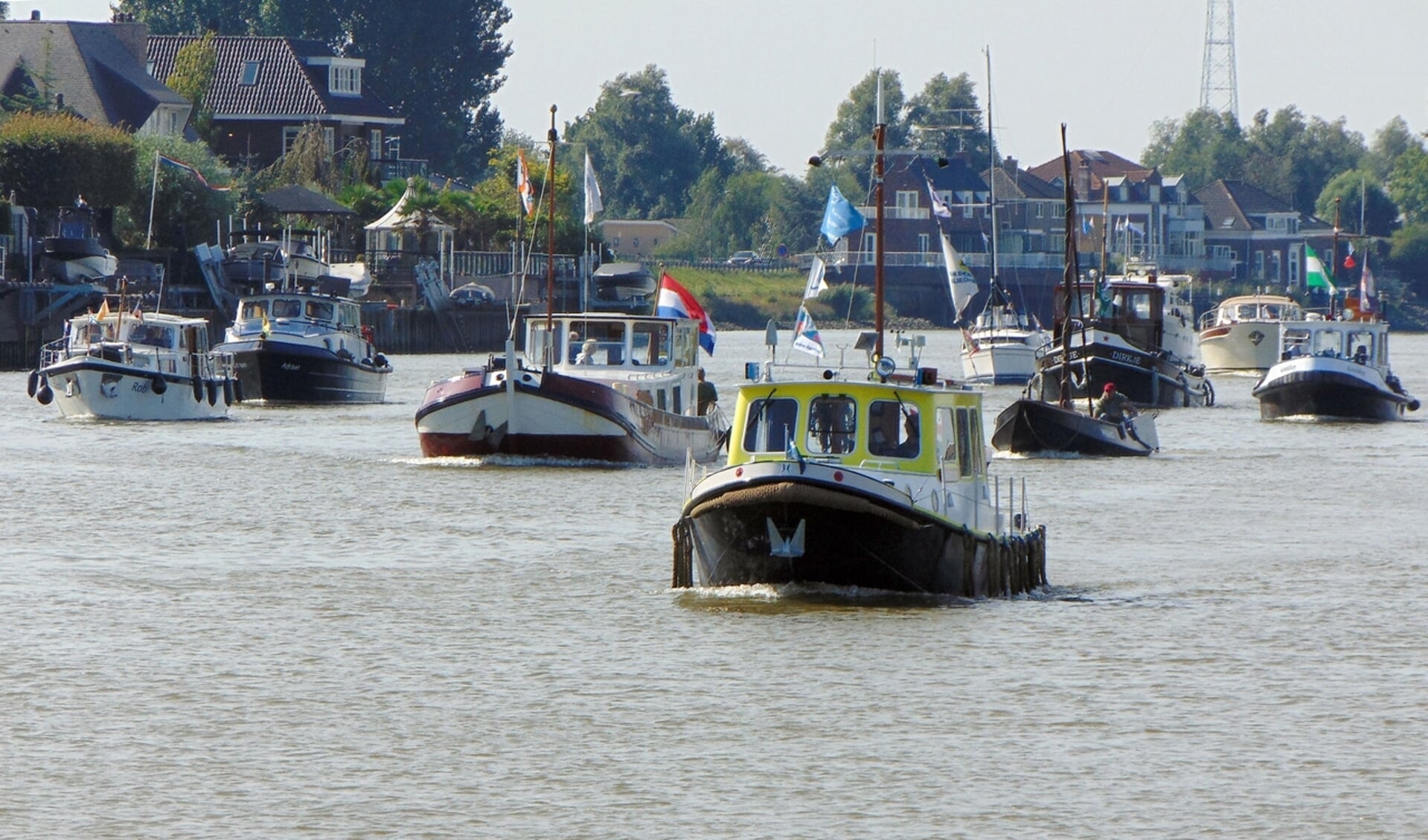 De eerste armada van de stichting Hollandsche IJssel Altijd Anders werd in augustus gehouden.