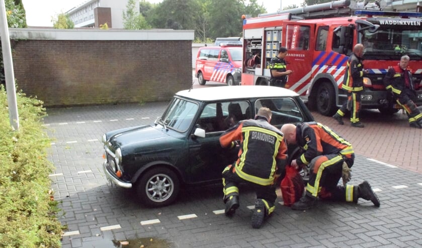 De benzinelucht was afkomstig van een Mini Cooper uit 1973. (foto: AS Media)
