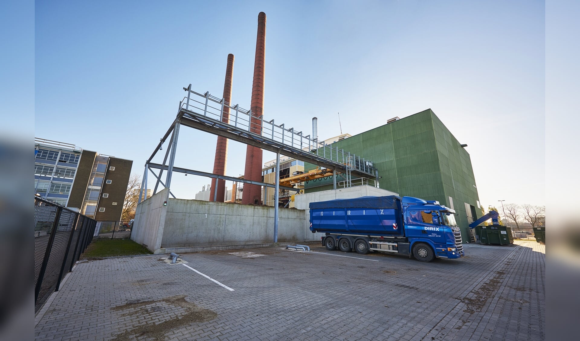 Remkes zet vraagtekens bij de handhaving van uitstooteisen bij kleine biomassacentrales. (foto: HoST)