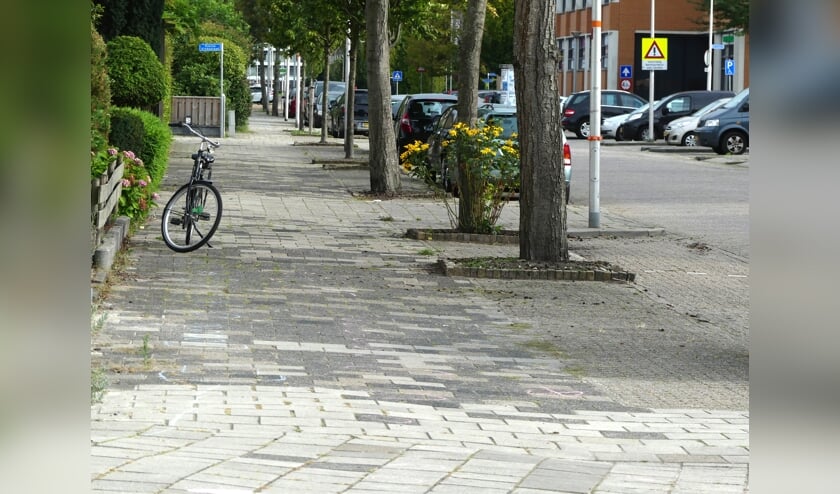 In stoepen oud en nieuw materiaal door elkaar gebruiken, geeft een rommelige indruk, vindt ChristenUnie/SGP.