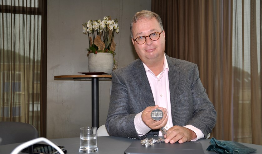 Sinds anderhalve week is Han Weber de drager van de ambtsketting van Zuidplas. (foto en tekst: Judith Rikken)