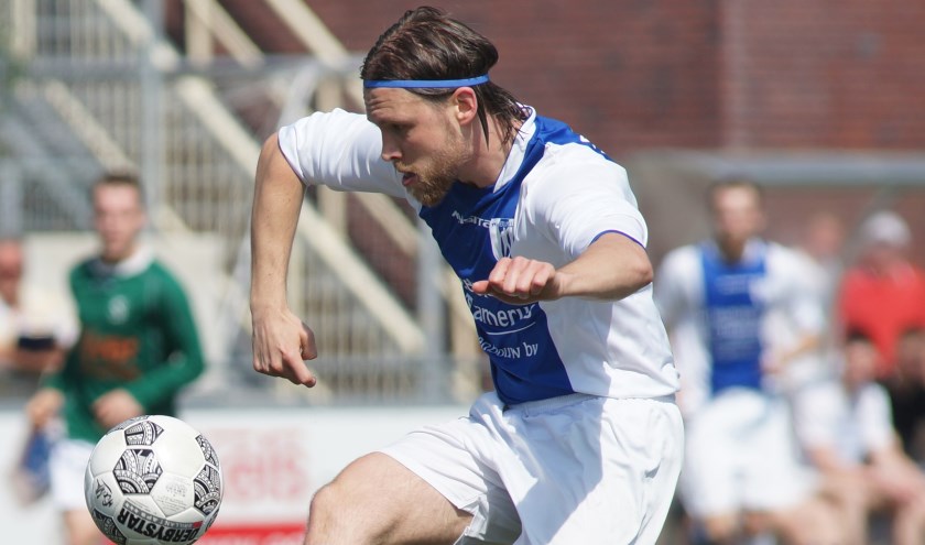 Laurens Sluiter tekende voor de 1-1. (foto: archief HvH)