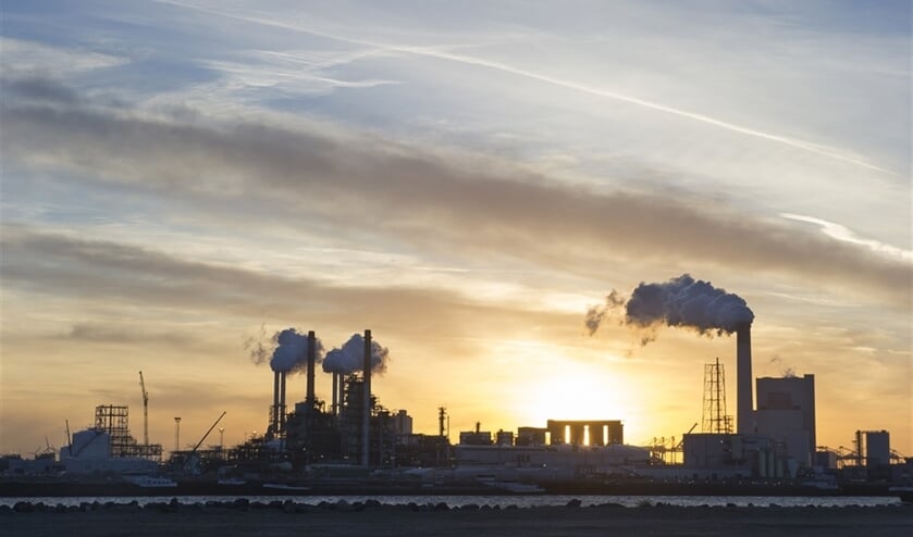 De industrie is volgens het RIVM verantwoordelijk voor 2 procent van de stikstofneerslag.