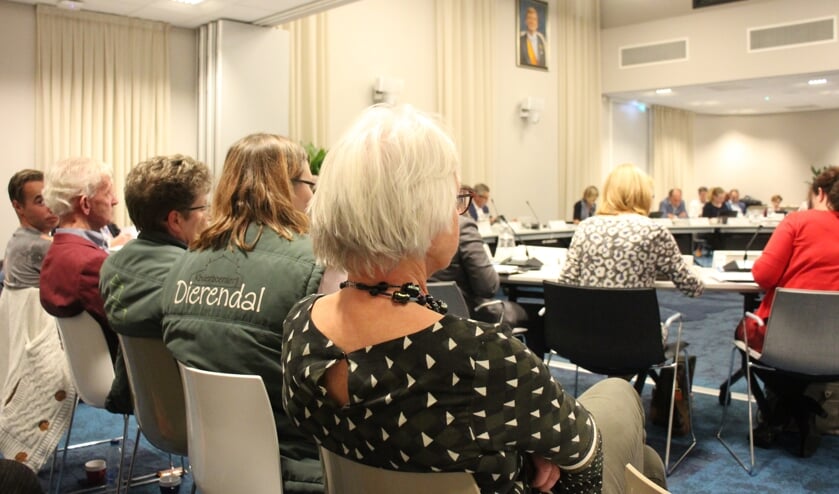 In de raadzaal waren diverse medewerkers van Dierendal aanwezig bij de begrotingsbehandeling.