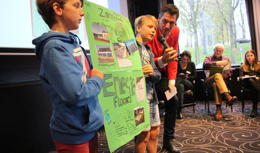 De winnende bijdrage van basisschool De Nessevliet: zonnepanelen en een 'energyfloor'. (foto en tekst: Erik van Leeuwen)