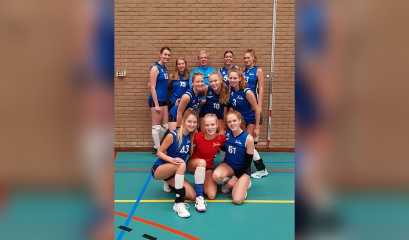 Het team van Timios, waar de jongste speler nét veertien is geworden. (foto: pr; tekst Erik van Leeuwen)