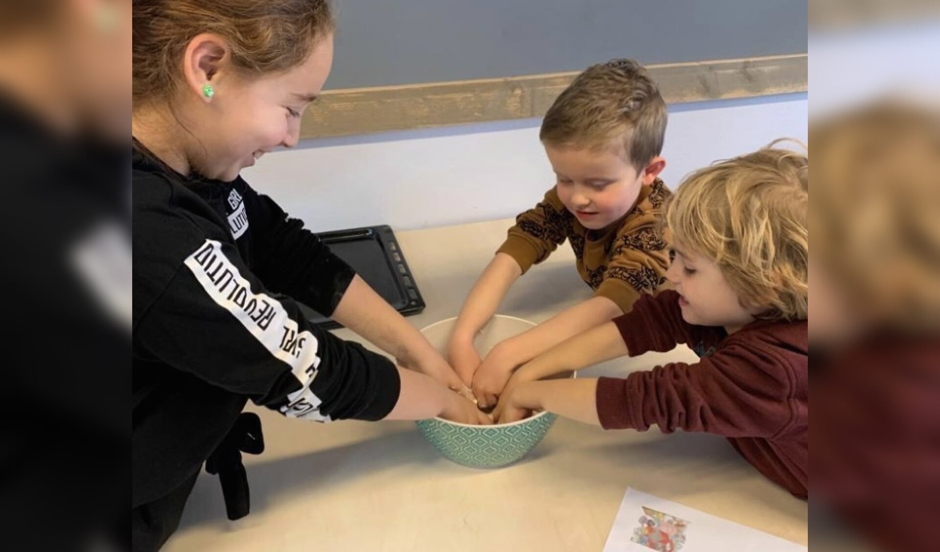 Eerst kneden, dan bakken, dan eten. (foto: pr)