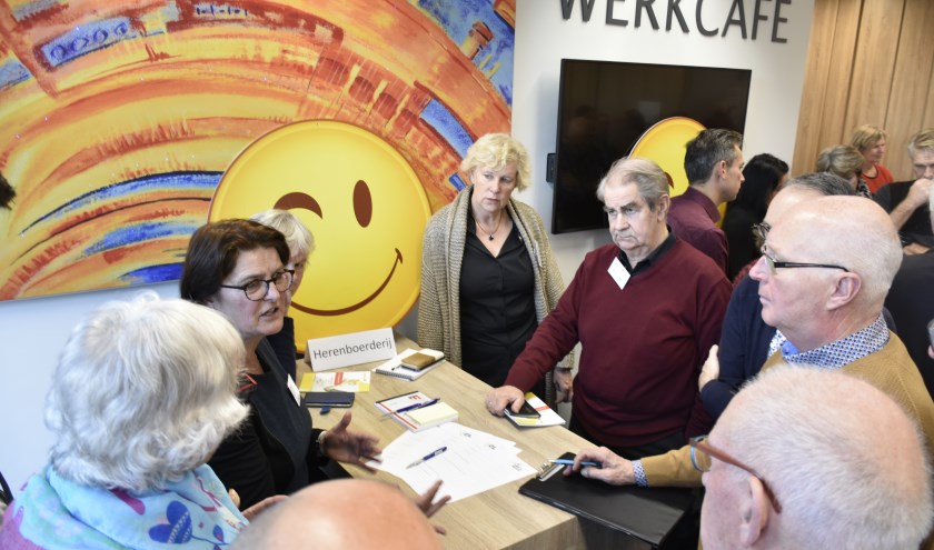 Samenspraak over goede ideeën om Waddinxveen aantrekkelijker te maken. (foto en tekst: David Zandbergen)