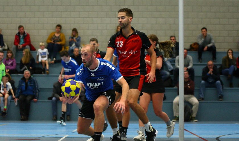 Dani Hoogendoorn speelde in de tweede helft ijzersterk tegen Jim Snel. (foto: Matthijs de Jong)