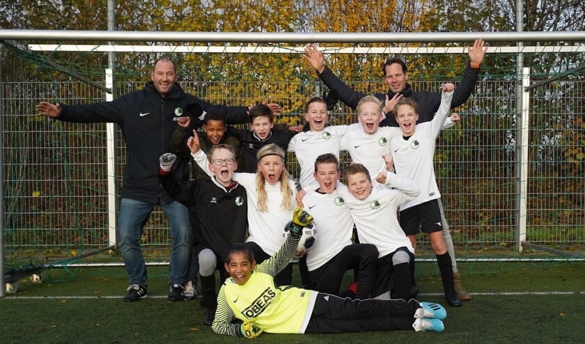 De JO12-2 van Be Fair (op de foto) en de JO11-1 van ASW hadden partytime.