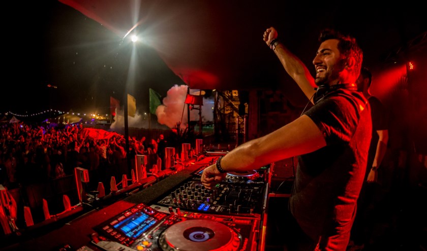 Dj Luca Perra is gestrikt door de stichting New Wings van de Waddinxveense oprichter Ewa Szalwinska. (foto: Gerard Henninger)