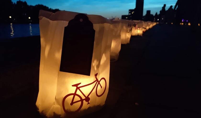 Bij de Samenloop voor Hoop werden 1800 kaarsen opgestoken voor zieken en overledenen.