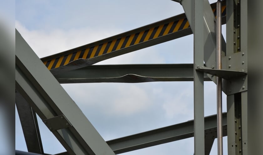 De binten waren verbogen door de aanrijding. (foto en tekst: Ruud Groot)
