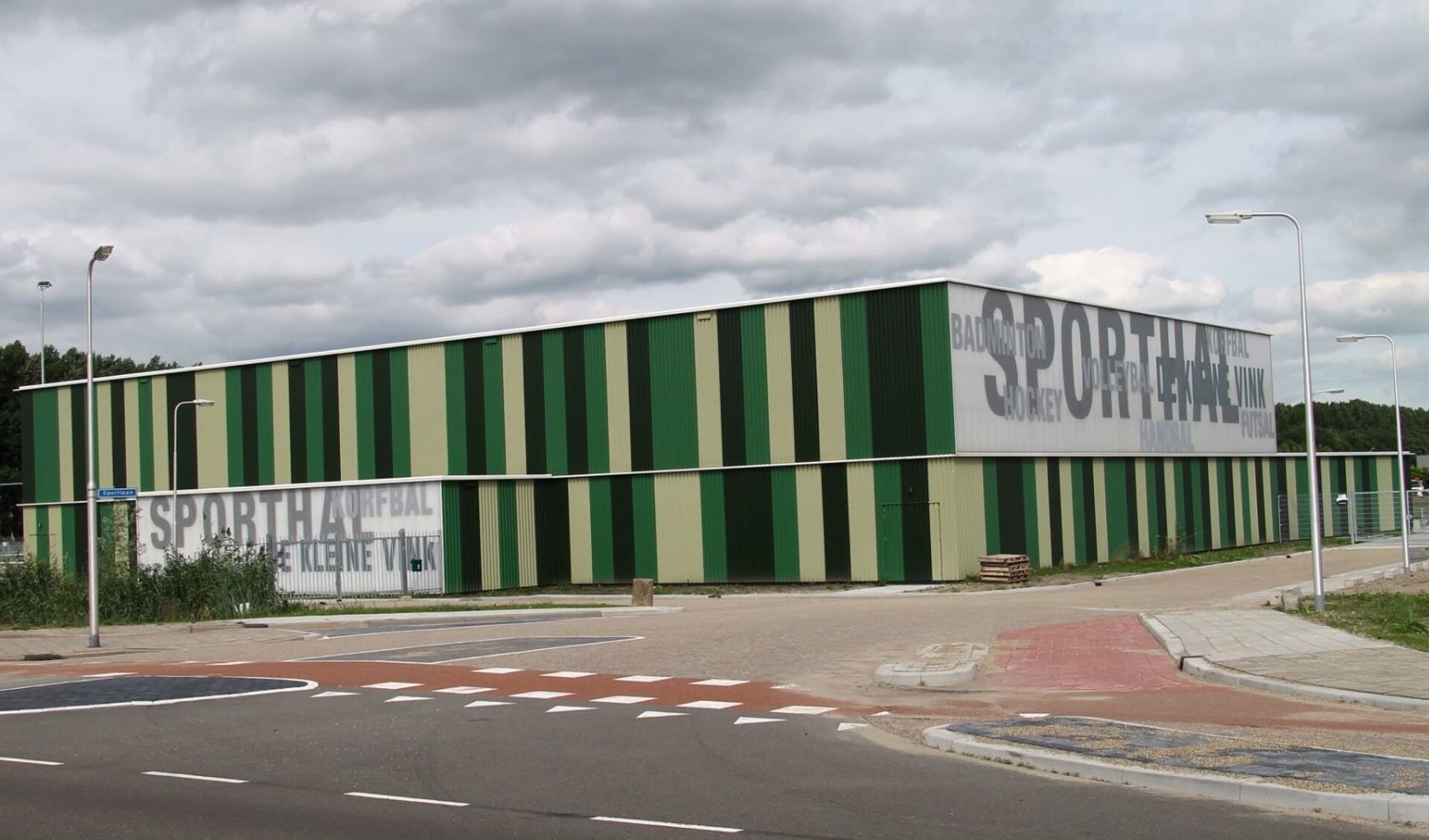 Drie Nieuwerkerkse sportclubs kwamen vorig jaar al met een plan voor een tweede sporthal naast sporthal De Kleine Vink.