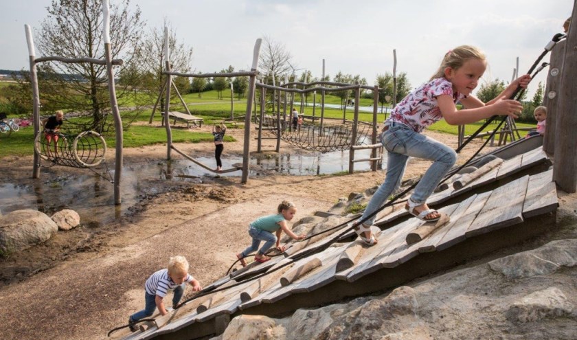 Proeven van snacks en klimmen op toestellen, alles kan. (foto: Park Triangel)