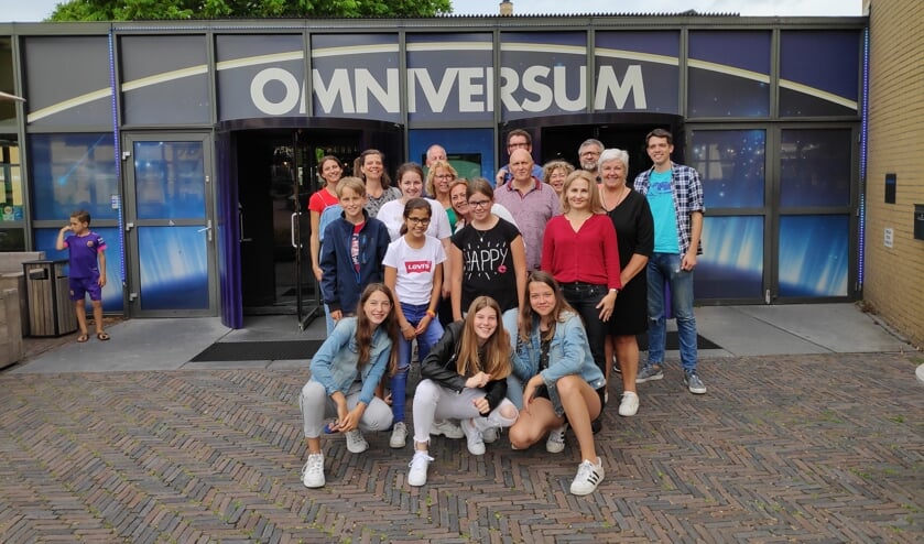 In het stuk vertolken bijna alle spelers een rol als vis.