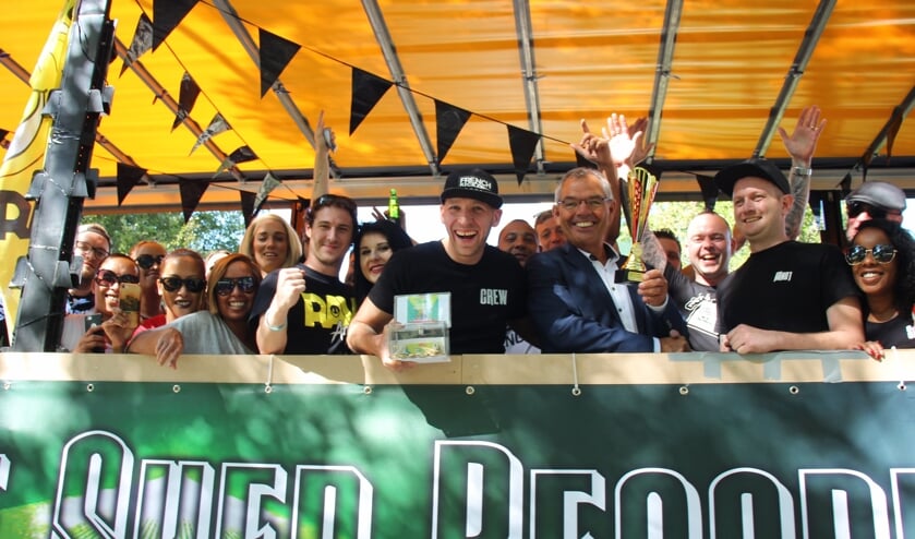 De truck van House Shed Records werd door cultuurwethouder Jan Verbeek aangewezen als de mooiste van de vijftien trucks.