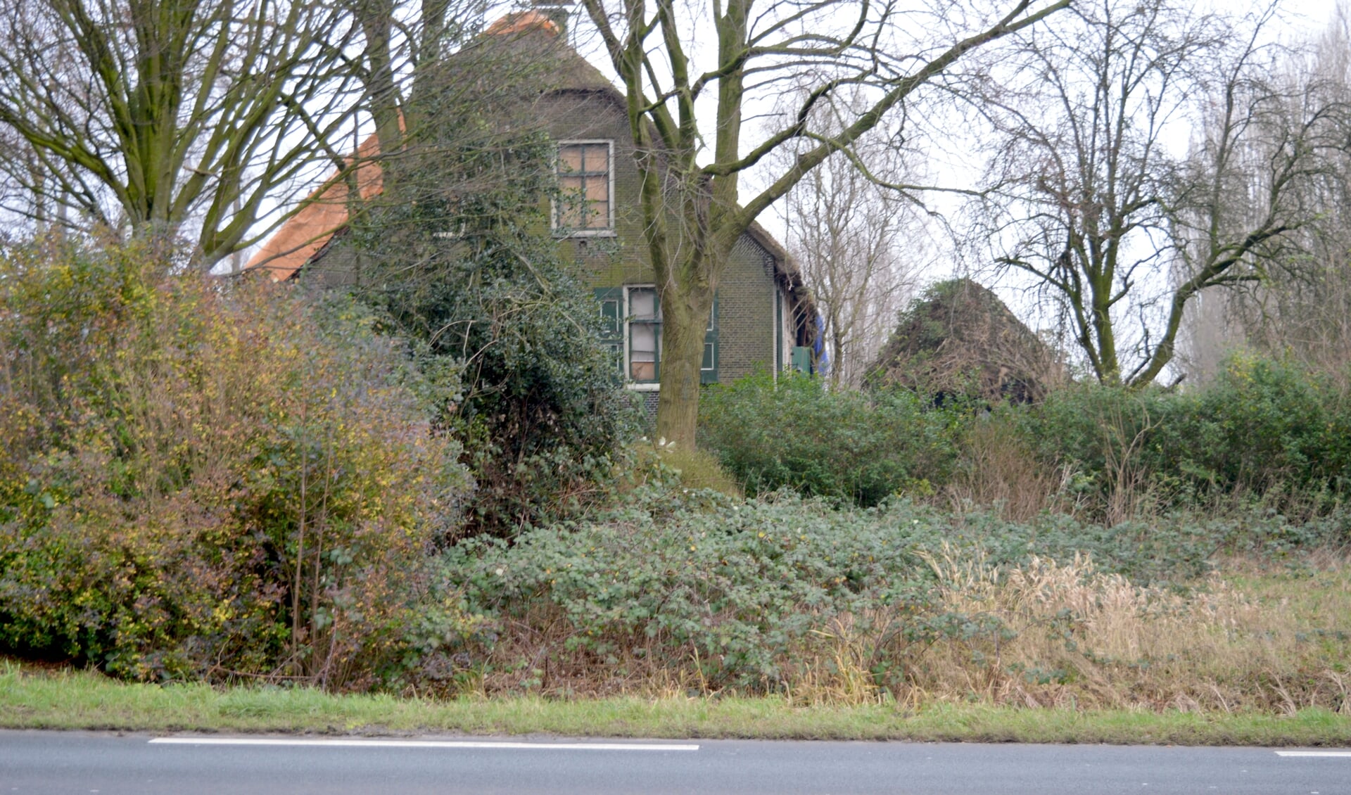 De vervallen Geertruidahoeve aan de Eerste Tochtweg in Nieuwerkerk wordt hersteld.