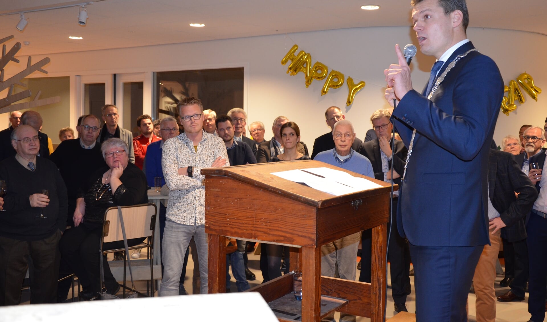 Burgemeester Nieuwenhuis wil een vuurwerkverbod, ook in Waddinxveen. (foto en tekst: Nicole Lamers)