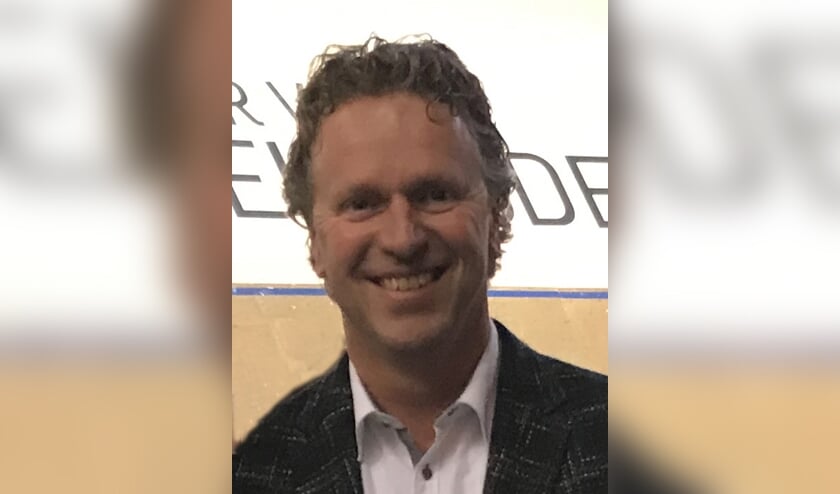 Mocht de verhuizing afgeblazen worden, wil Roos de garantie dat zijn club minimaal tien jaar op de huidige locatie mag blijven.