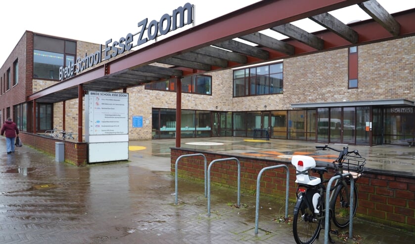 <p>De hoop was dat in Esse nog voor het nieuwe schooljaar tijdelijke lokalen konden komen, maar die deadline is niet haalbaar.</p>