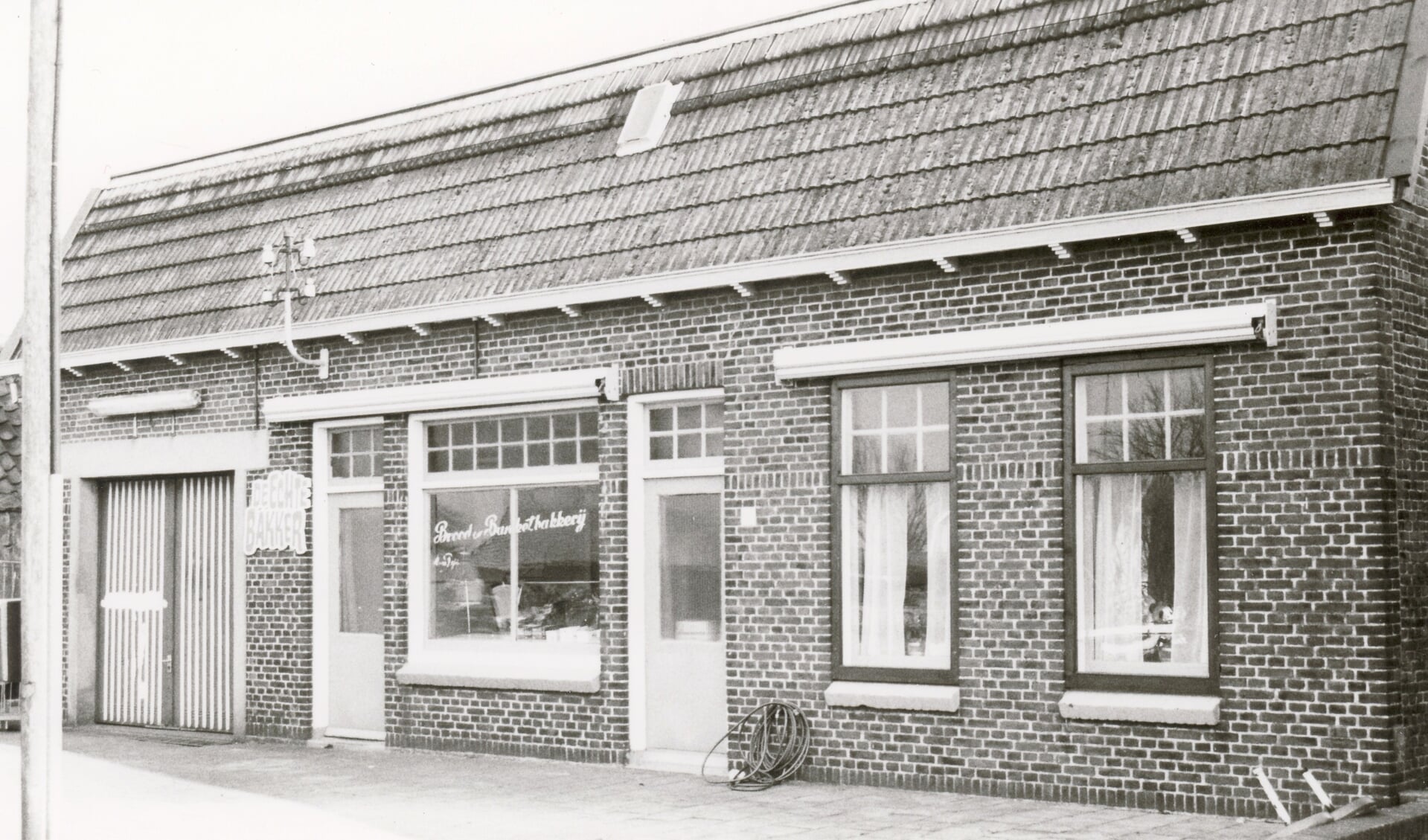 De bakkerij van Arie van Rijs uit Oud Verlaat in 1988.