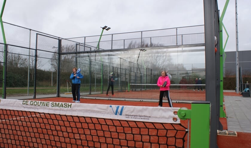 De Gouwe Smash is trots op de twee padelbanen.