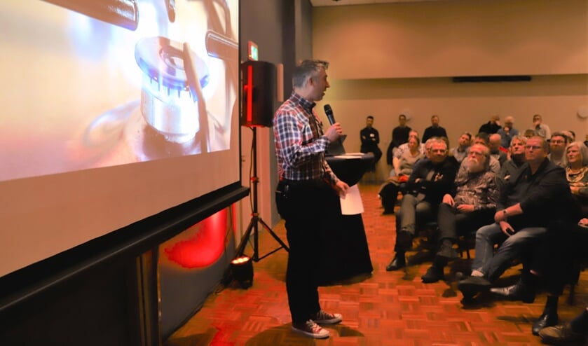 Projectleider Selçuk Akinci van de gemeente raadde aan om bij een nieuwe keuken voor inductie te gaan.