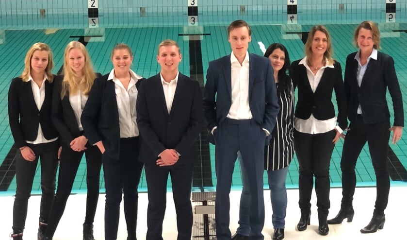 De jubileumcommissie van Barracuda, met Martijn Houweling vierde van links.