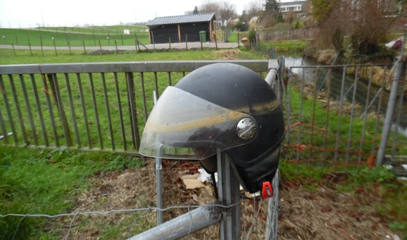 De helm is uit het water gevist.