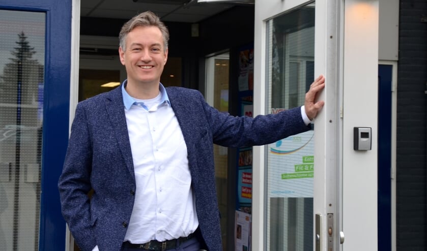Serge Molenaar vindt het leuk om nieuwe contacten te leggen tijdens een ontspannen avondje. (foto en tekst: Judith Rikken)