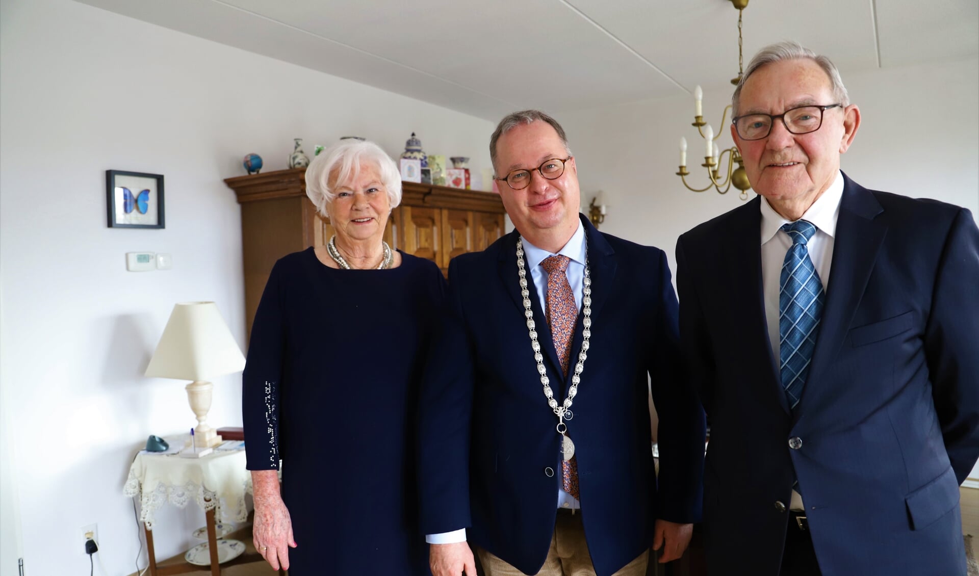 Het Moordrechtse echtpaar Terlouw ontving vrijdag 13 maart burgemeester Han Weber.