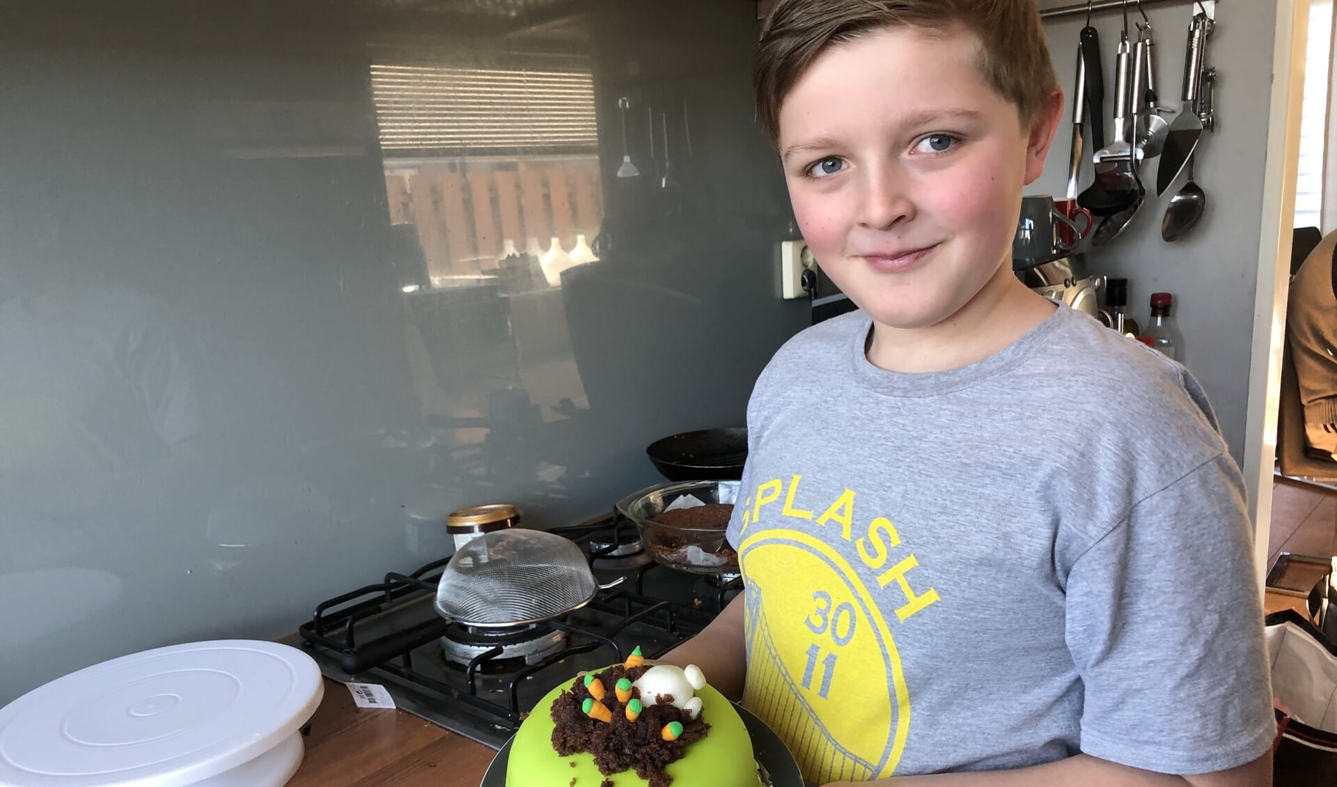 De 10-jarige taartenbakker Alec van der Haven uit Nieuwerkerk hoopt dit jaar mee te doen met Heel Holland Bakt Kids. 
