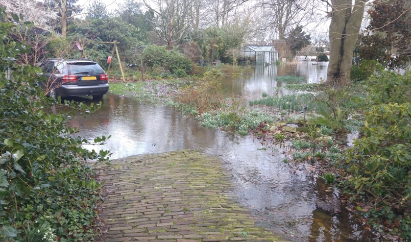 In Moordrecht stroomt de Hollandsche IJssel soms letterlijk door de achtertuin.