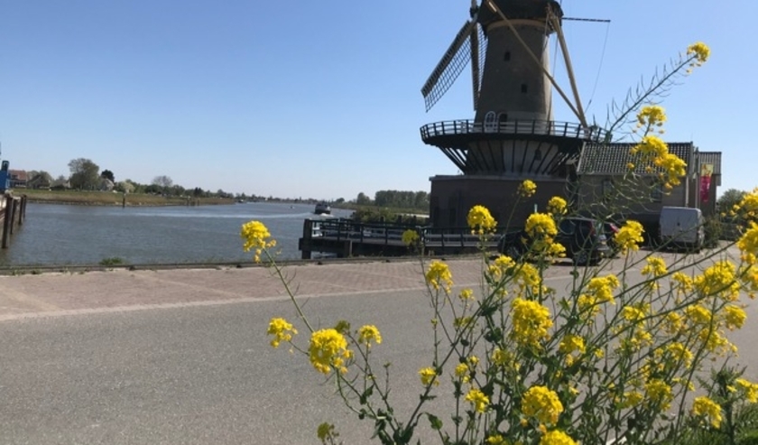 Een gids geeft rondleidingen voor maximaal twee personen tegelijk.