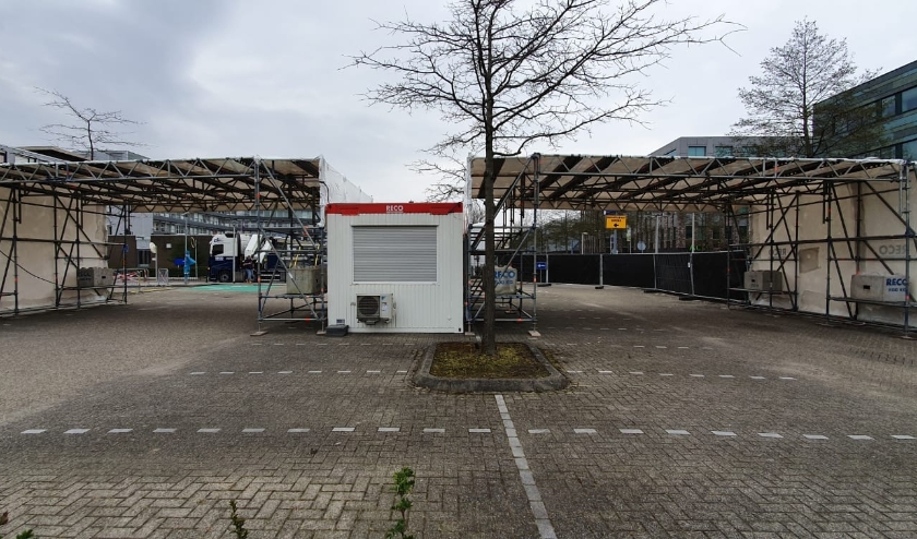 De drive-in testlocatie voor zorgmedewerkers in Leiderdorp.