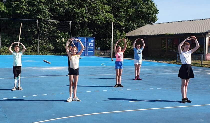 Dansen in de buitenlucht gaat prima zolang het goed weer is.
(foto: Bianca Groenewegen)