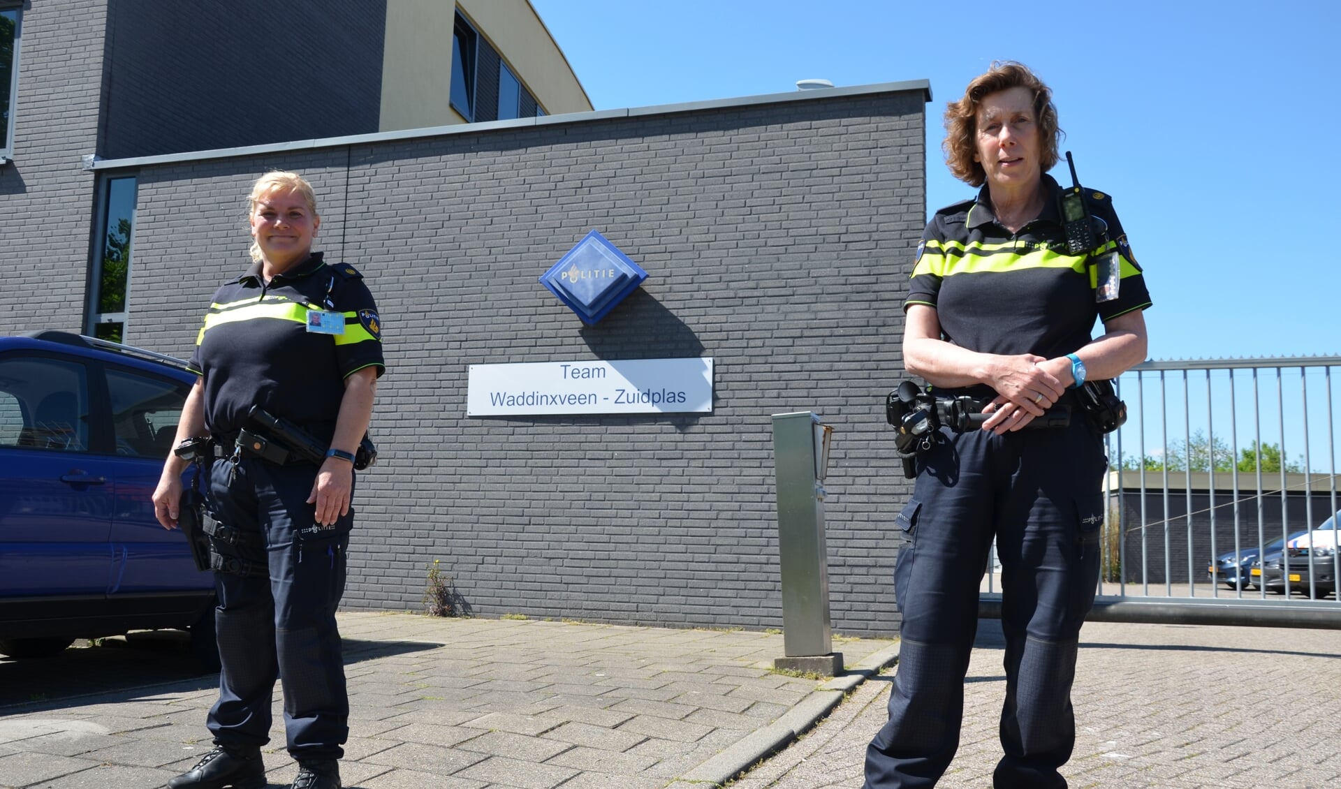 Waddinxveense wijkagenten Marion Elsen (links) en Corina Kant (rechts). 