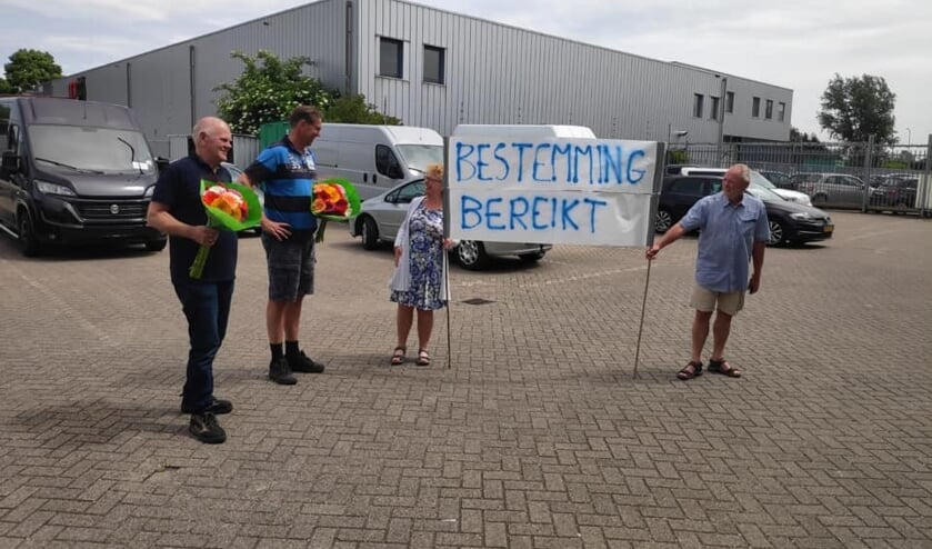 Vrijdag 22 mei werden de Waddinxveners thuis onthaald met bloemen. Inzamelen kan weer aan de Mercuriusweg.