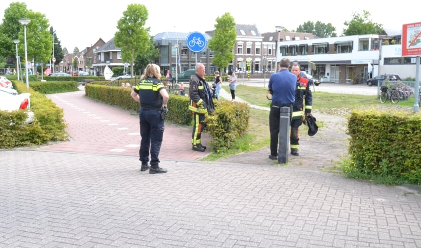De hulpdiensten kwamen in actie nadat er melding was gedaan van een gaslucht bij kinderdagverblijf De Boemel. (foto: AS Media)