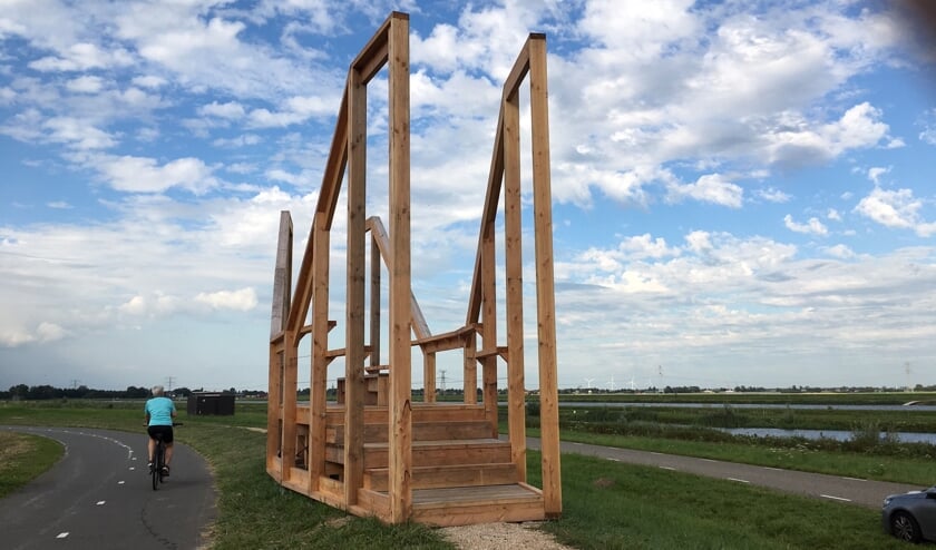 Op het voetpad langs de Rottekade werd onlangs de eerste Rottekijker op het grondgebied van Zuidplas geplaatst.