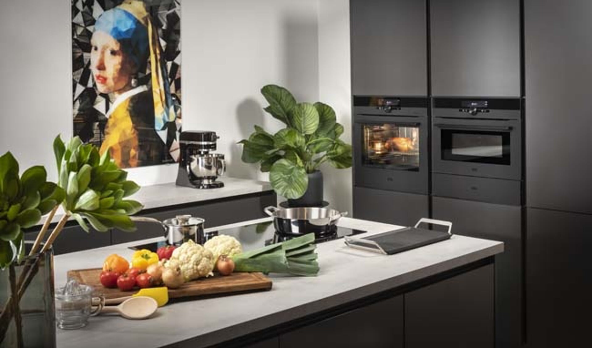 Keukenapparatuur gaat tegenwoordig ook al online, bijvoorbeeld de oven.