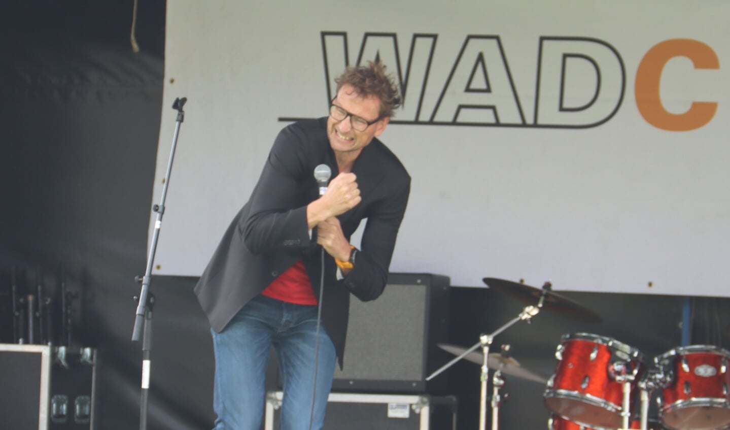 Cabaretier Pieter Jouke tijdens een eerdere editie van WadCultureel. 
