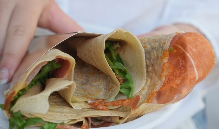 <p>Tijdens Proef2021 staan foodtrucks waar snacks tegen een klein prijsje worden verkocht of gratis worden uitgedeeld.</p>