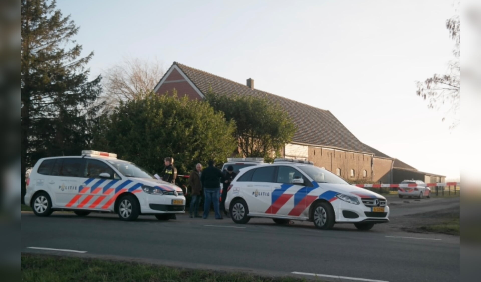 De politie trof zaterdag 27 februari hennep aan in een pand aan de Bredeweg.