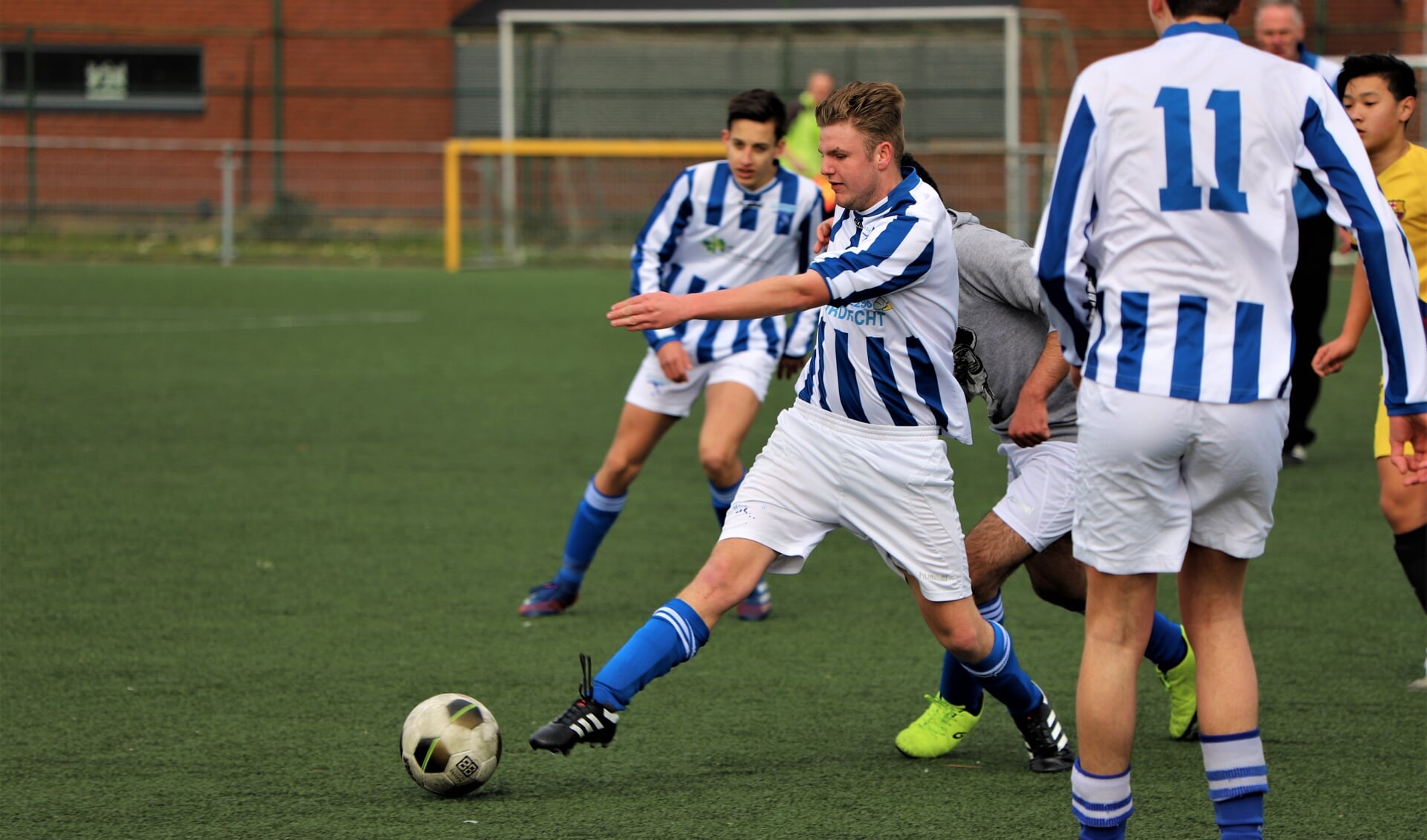 De jeugd onder 17 en 19 speelde een onderlinge wedstrijd op sportpark ’t Lage.